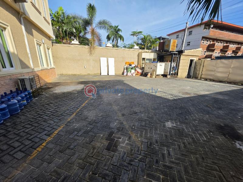 3 bedroom Flat & Apartment For Sale Off Boudillon Old Ikoyi Lagos - 20