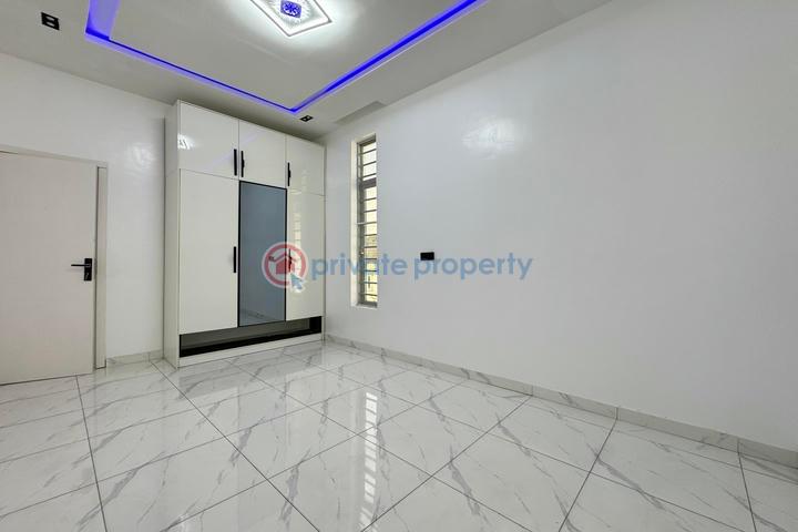 Luxury 5 bedroom detached house with swimming pool and bq - 31 5 bedroom Detached Duplex For Sale Ajah Lagos - 31