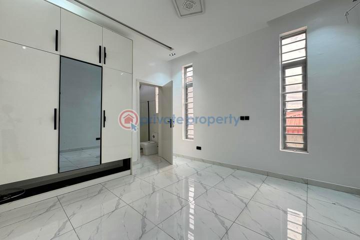Luxury 5 bedroom detached house with swimming pool and bq - 27 5 bedroom Detached Duplex For Sale Ajah Lagos - 27