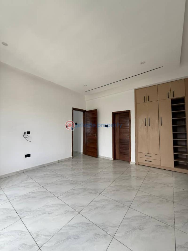 House For Sale Location: Kolapo Ishola Gra, Ibadan Ibadan Oyo - 11