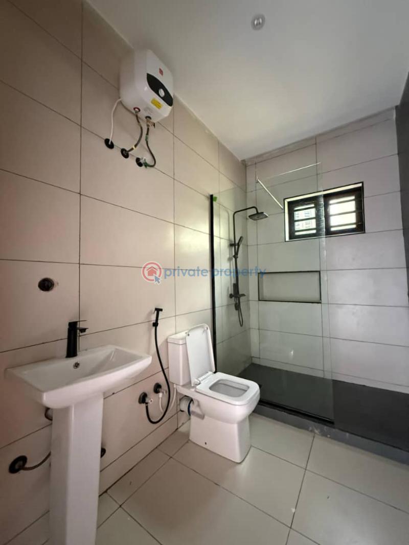 House For Sale Location: Kolapo Ishola Gra, Ibadan Ibadan Oyo - 10