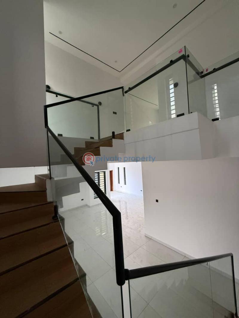 House For Sale Location: Kolapo Ishola Gra, Ibadan Ibadan Oyo - 9