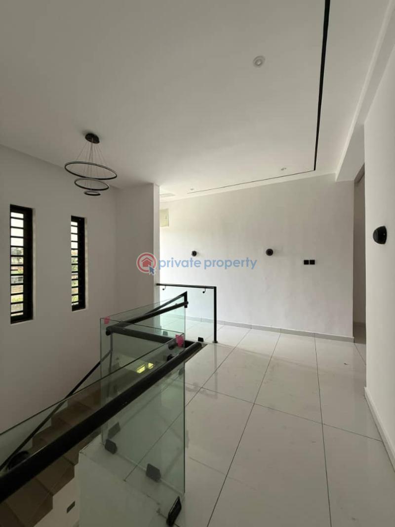 House For Sale Location: Kolapo Ishola Gra, Ibadan Ibadan Oyo - 6