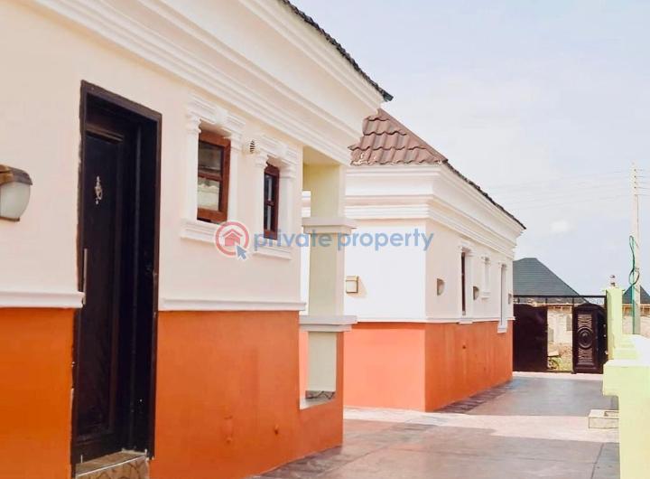 4 bedroom Bungalow For Sale Eruwen Ikorodu Ikorodu Lagos - 2