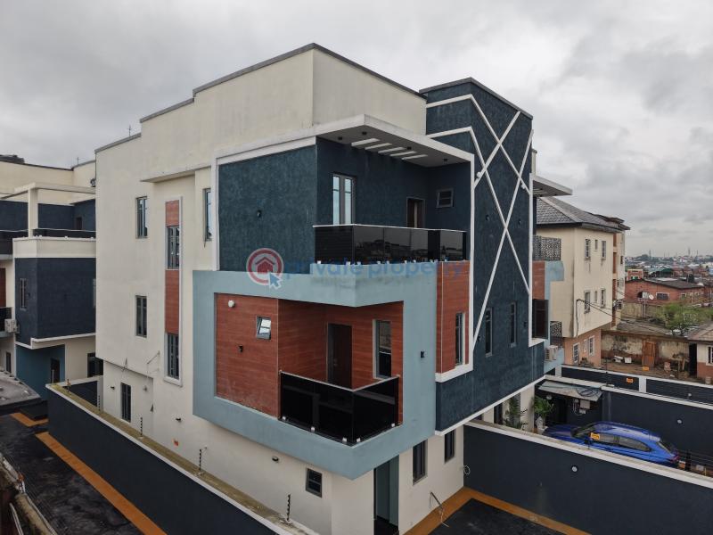 4 bedroom Flat & Apartment For Sale Gbagada Lagos - 1