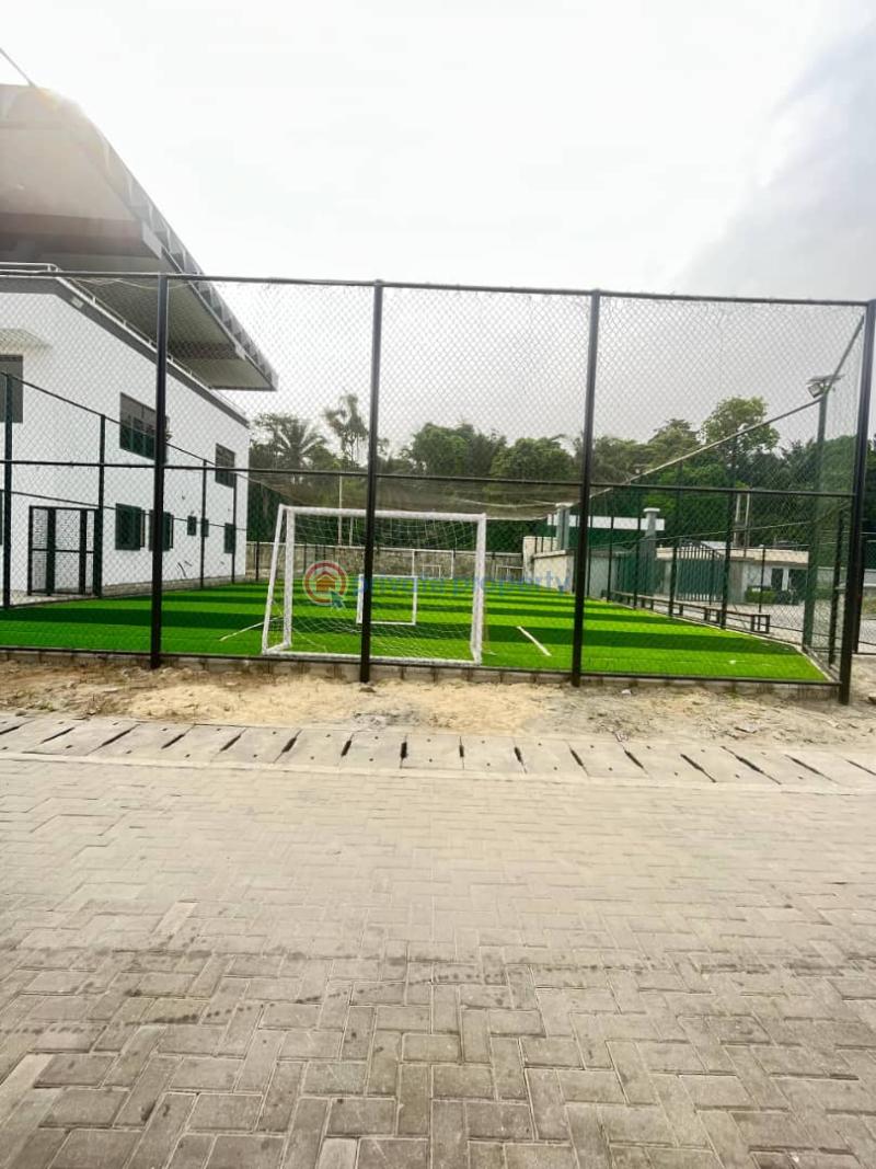 4 bedroom Semi detached Duplex For Sale Conservation Chevron Drive Lekki Lagos - 6