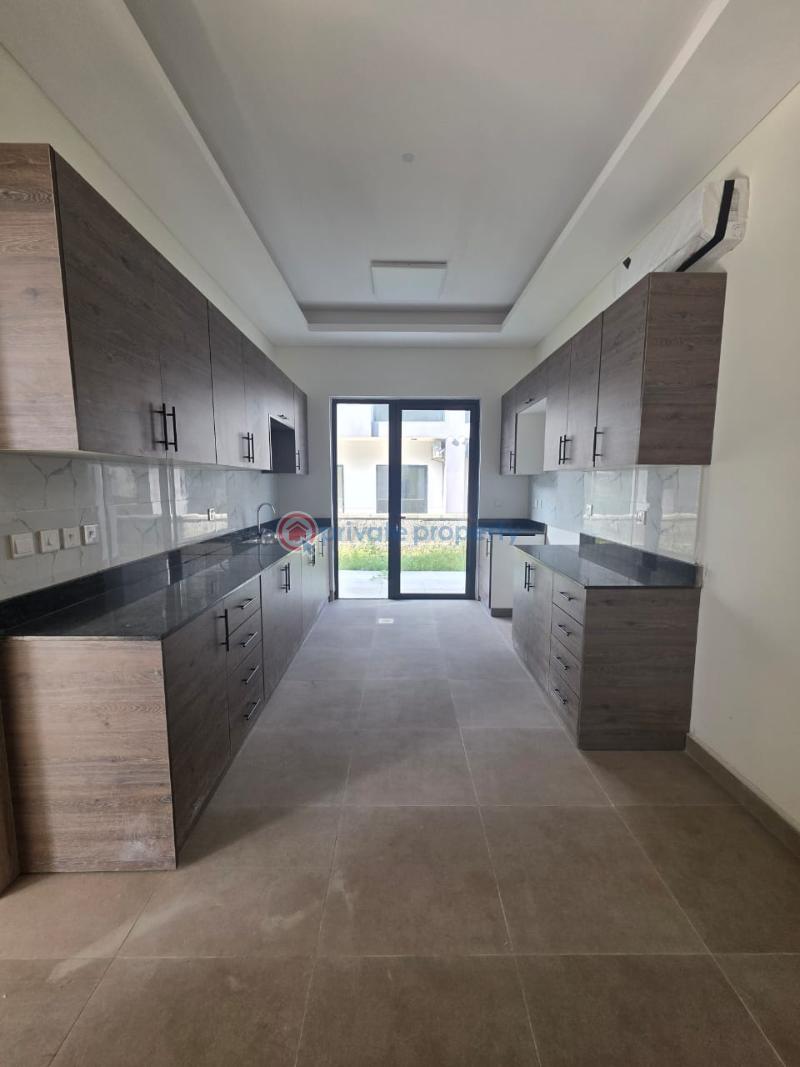 4 bedroom Semi detached Duplex For Sale Maiyegun Beach Estate Jakande Lekki Lagos - 2