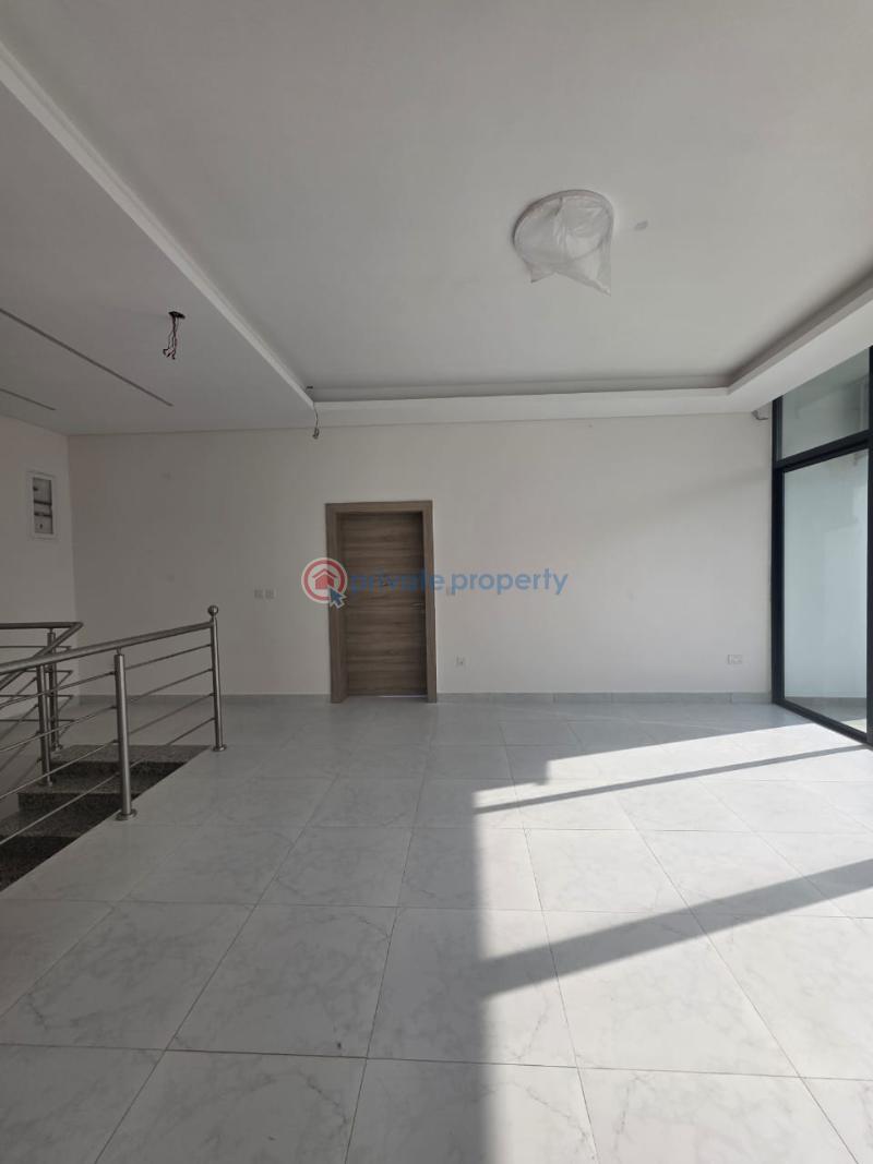 4 bedroom Semi detached Duplex For Sale Maiyegun Beach Estate Jakande Lekki Lagos - 3