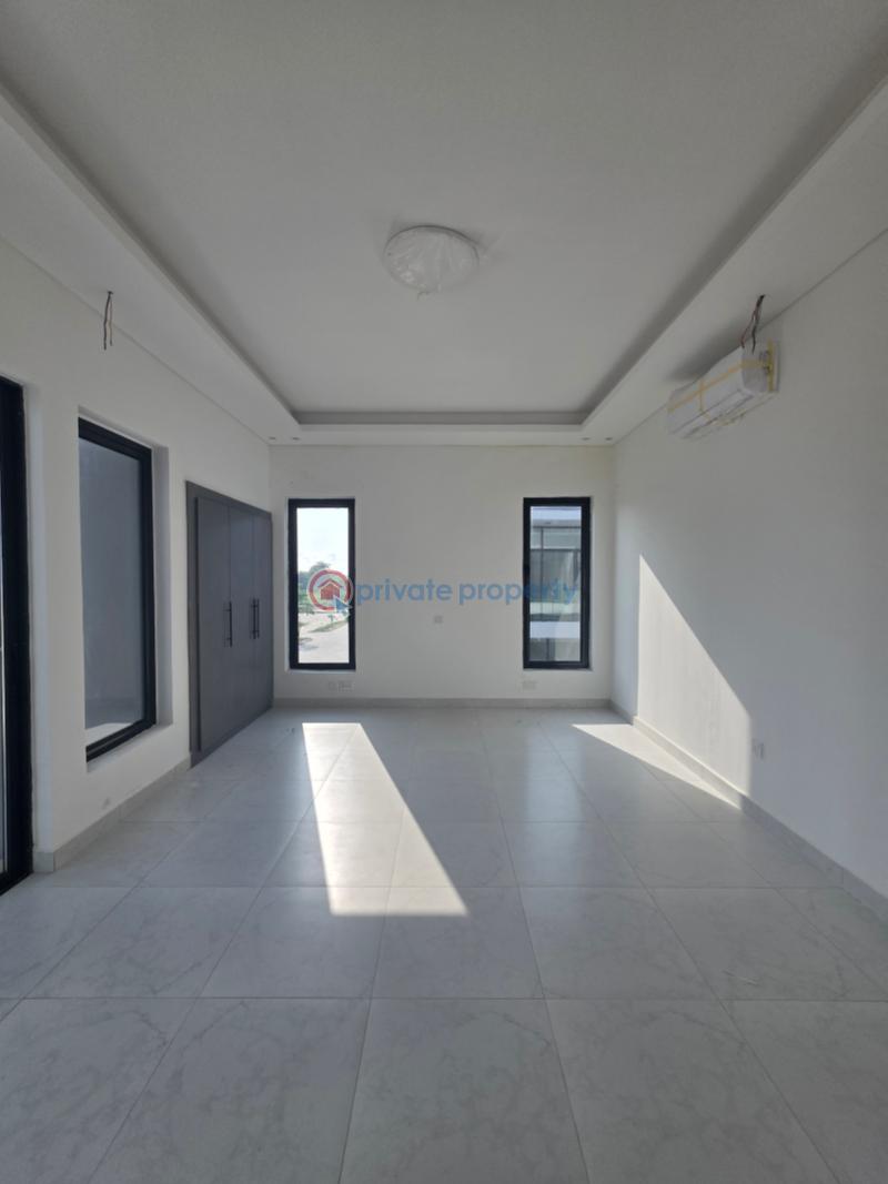 Luxury 4 bedroom semi-detached duplex in a beautiful estate - 8 4 bedroom House For Sale Maiyegun Beach Estate Jakande Lekki Phase 1 Lagos - 8