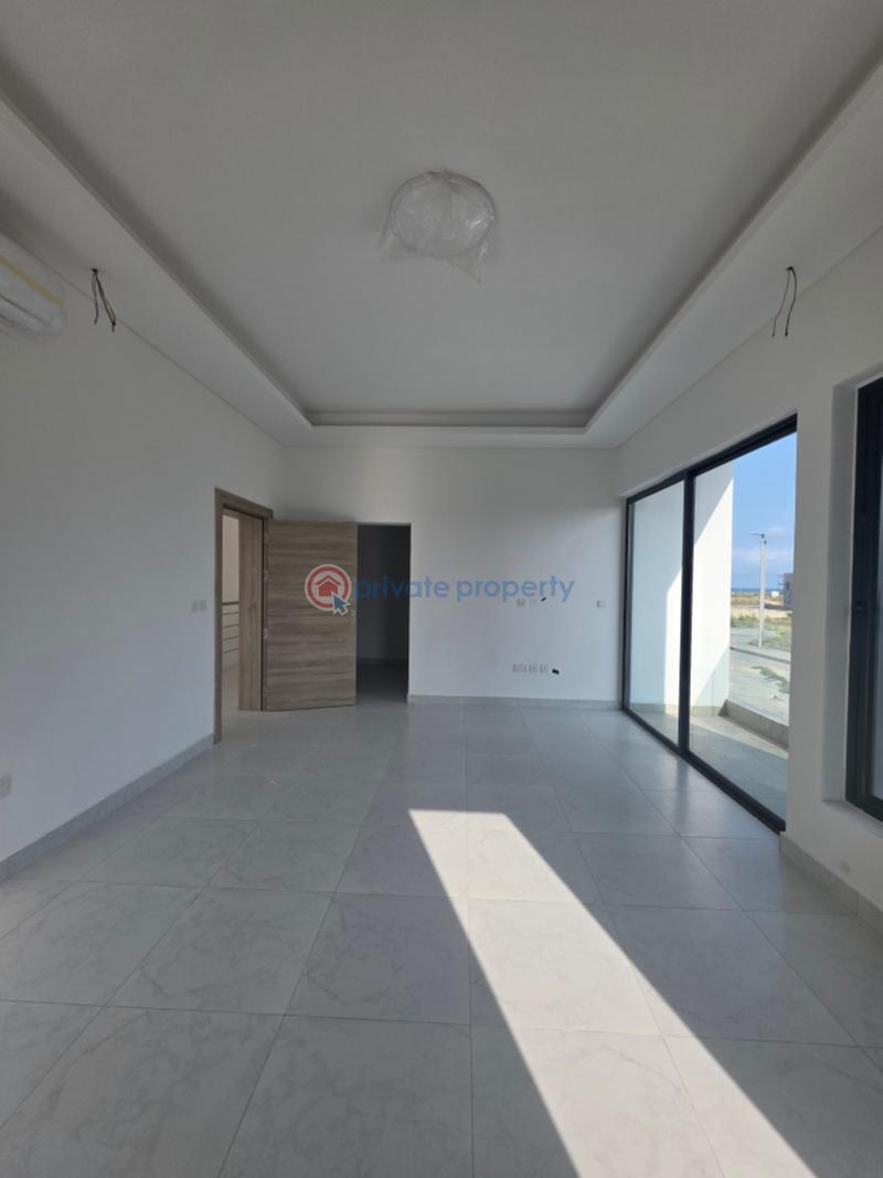 Luxury 4 bedroom semi-detached duplex in a beautiful estate - 9 4 bedroom House For Sale Maiyegun Beach Estate Jakande Lekki Phase 1 Lagos - 9