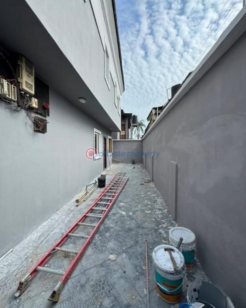 4 bedroom Semi detached Duplex For Sale Surulere Lagos - 2