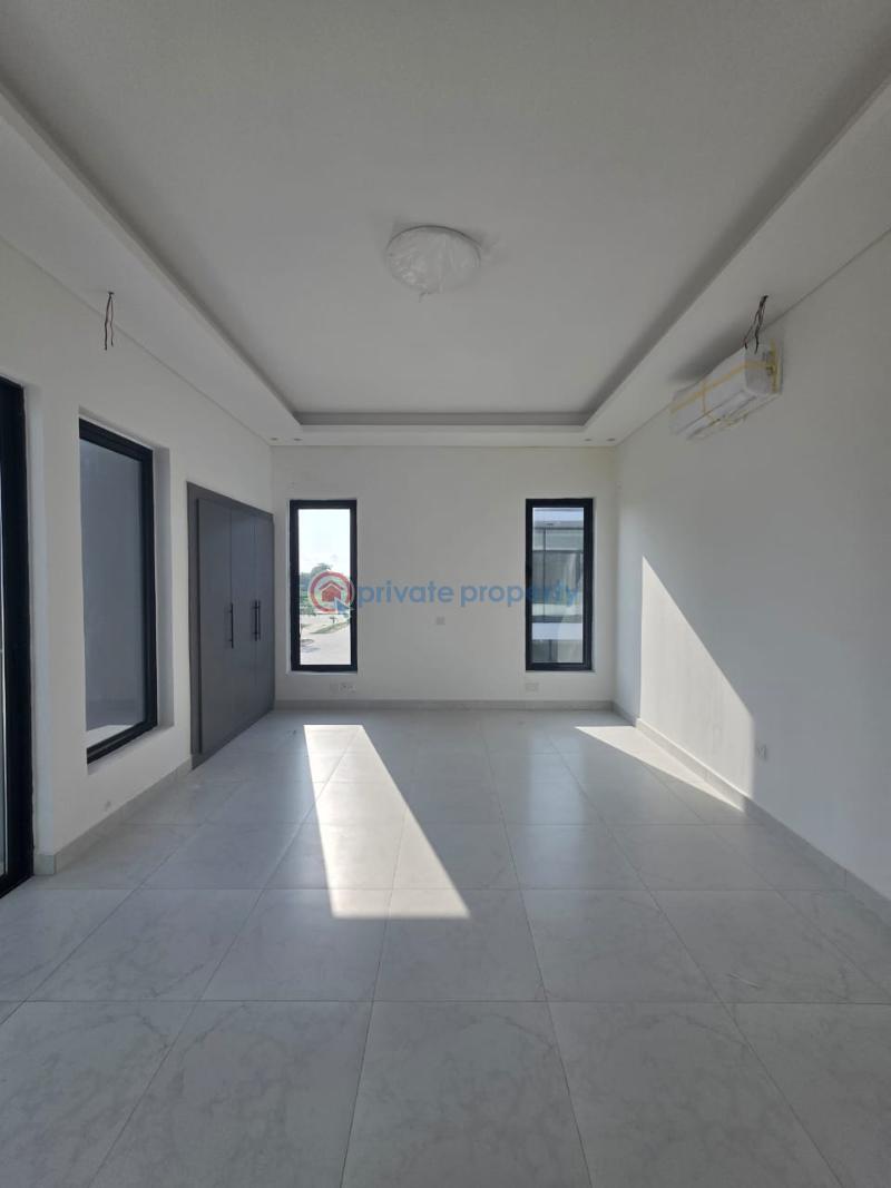 4 bedroom Semi detached Duplex For Sale Maiyegun Beach Estate Jakande Lekki Lagos - 4