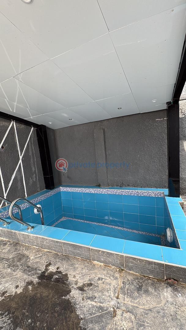 House For Sale Location: Purple Gate Estate, Oluyole, Ibadan Oluyole Estate Ibadan Oyo - 1