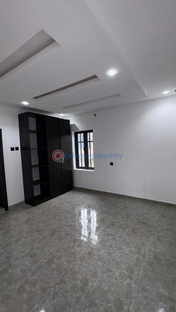 House For Sale Location: Purple Gate Estate, Oluyole, Ibadan Oluyole Estate Ibadan Oyo - 4