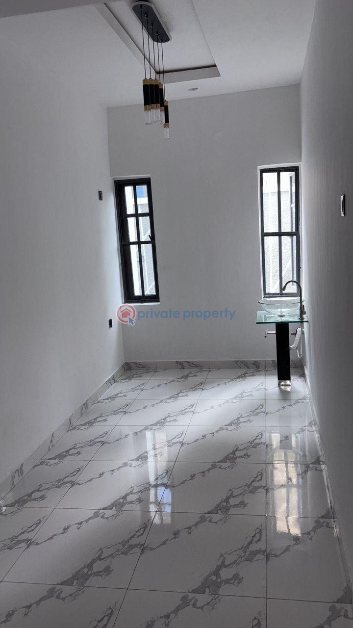 House For Sale Location: Purple Gate Estate, Oluyole, Ibadan Oluyole Estate Ibadan Oyo - 8