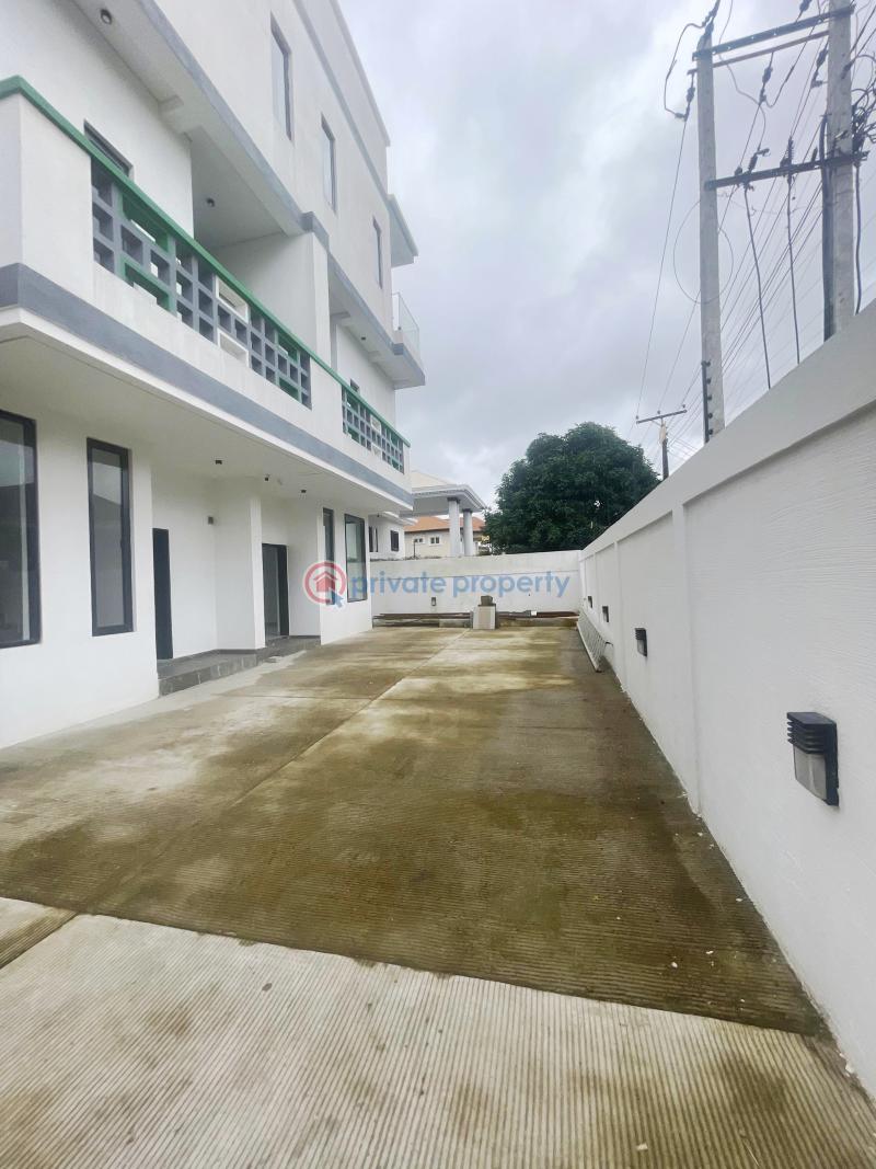 4 bedroom Semi detached Duplex For Sale Lekki Phase 1 Lagos - 3