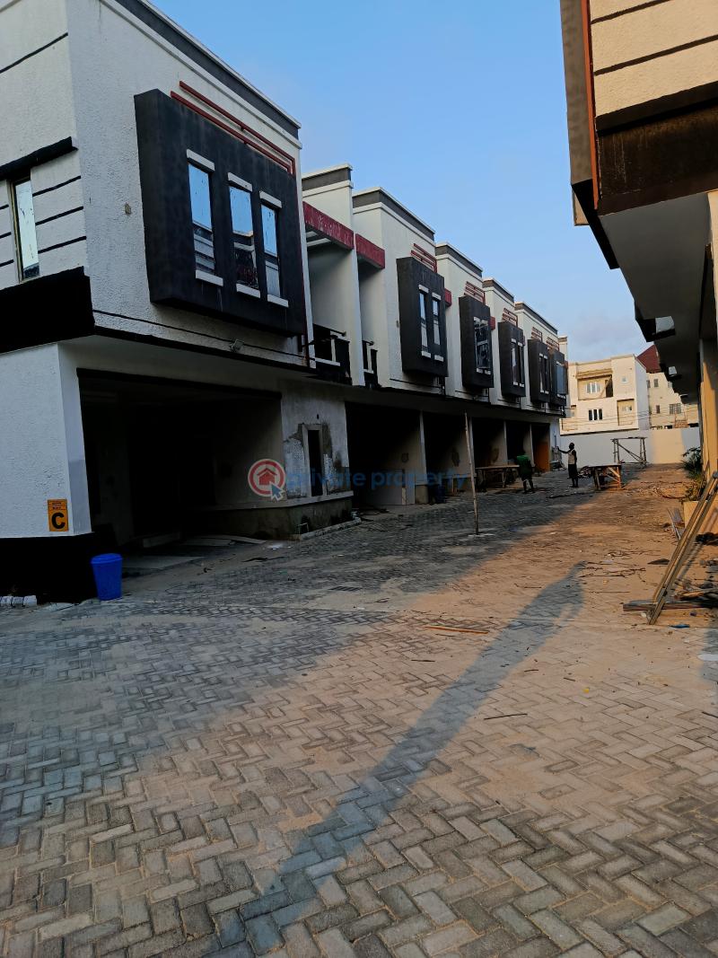 4 bedroom Terrace For Sale Opposite Cooplag, Orchid Road. Lekki Lagos - 1