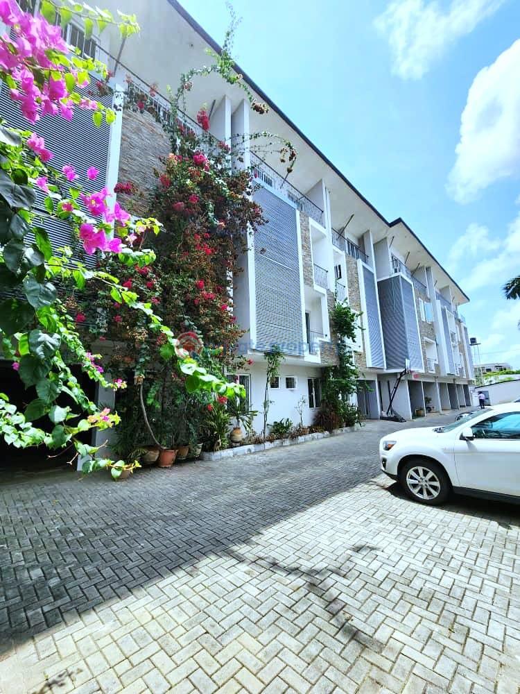 4 bedroom Terraced Duplex For Rent Old Ikoyi Lagos - 0