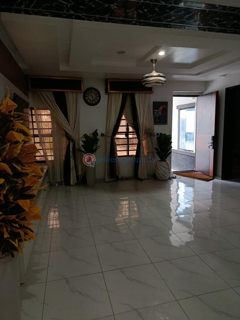 4 bedroom Terrace For Sale Opposite Cooplag, Orchid Road. Lekki Lagos - 11