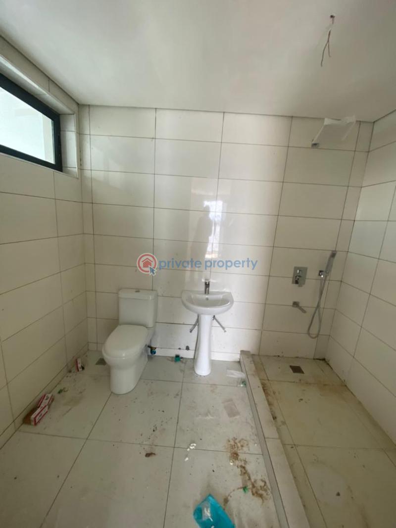 Luxury  4 bedroom water front semi detached duplex located in a prime serene part of the prestigious city of  lekki phase1 - 6 4 bedroom Duplex For Sale Lekki Phase 1 Lagos - 6