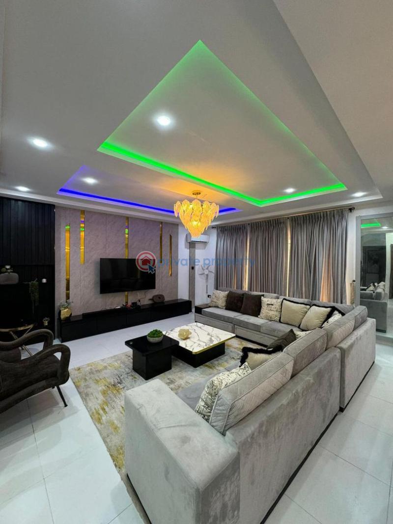 4 bedroom Self Contain Short let Matmoses Court Ologolo Lekki Lagos - 0