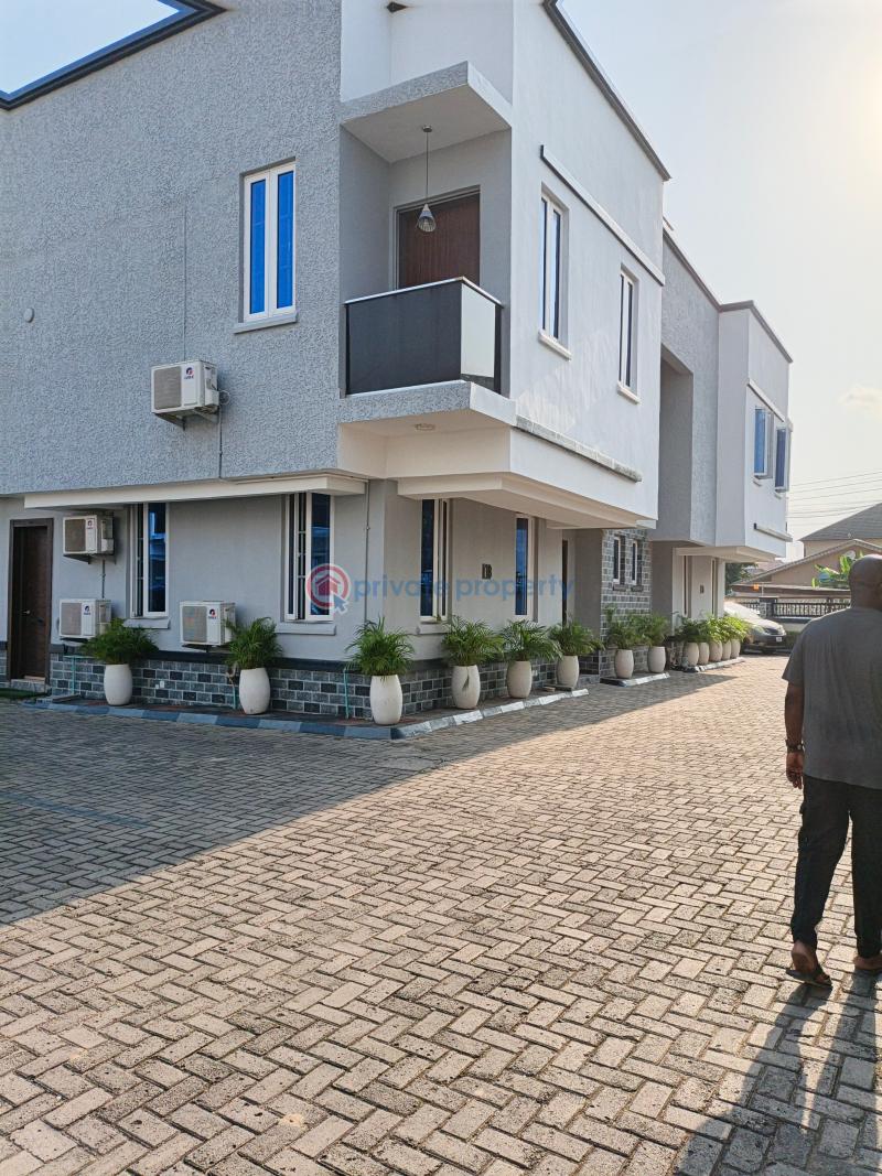 4 bedroom Semi detached Duplex For Sale Okupe Estate Mende Maryland Lagos - 1