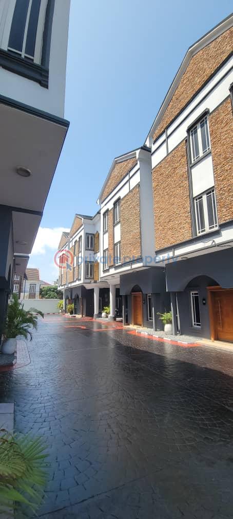 4 bedroom Terraced Duplex For Rent Plot 134, Ayodele Odubiyi Street, By Pinnacle Gas Station, Lekki Phase 1, Lekki, Lagos Lekki Phase 1 Lagos - 3