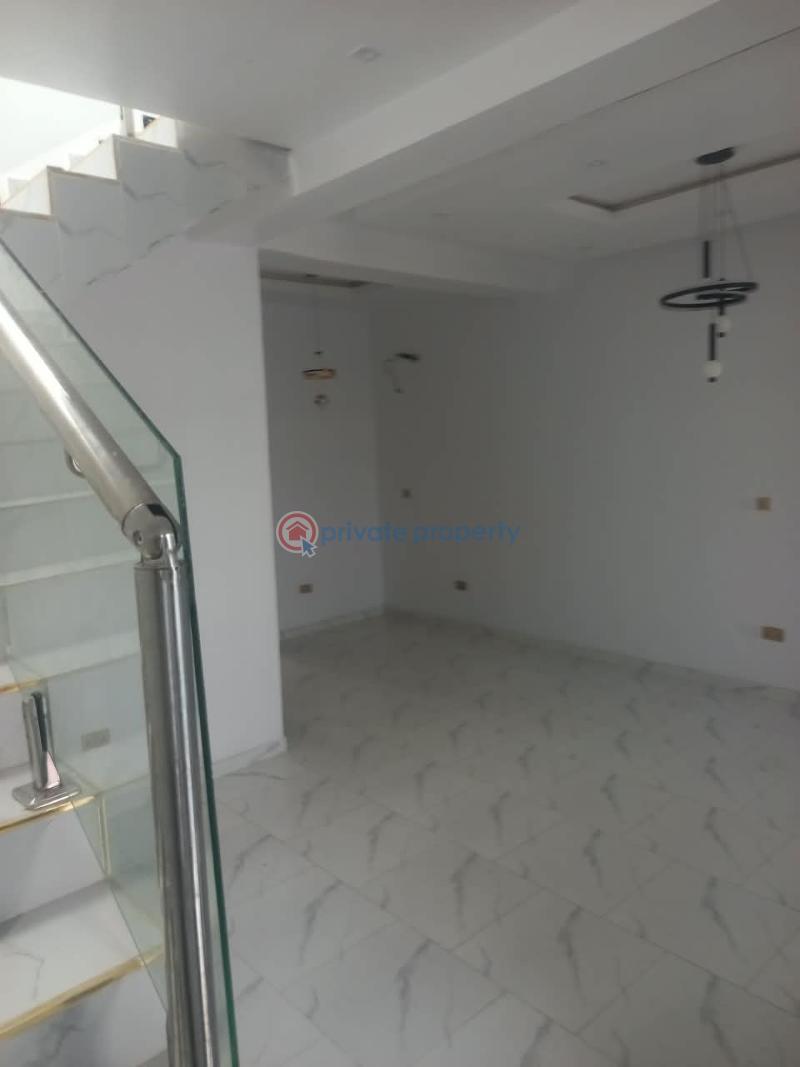 4 bedroom Terraced Duplex For Rent 𝗢𝗳𝗳 𝗠𝗼𝗯𝗶𝗹 𝗘𝘀𝘁𝗮𝘁𝗲 Ilaje Ajah Lagos - 3