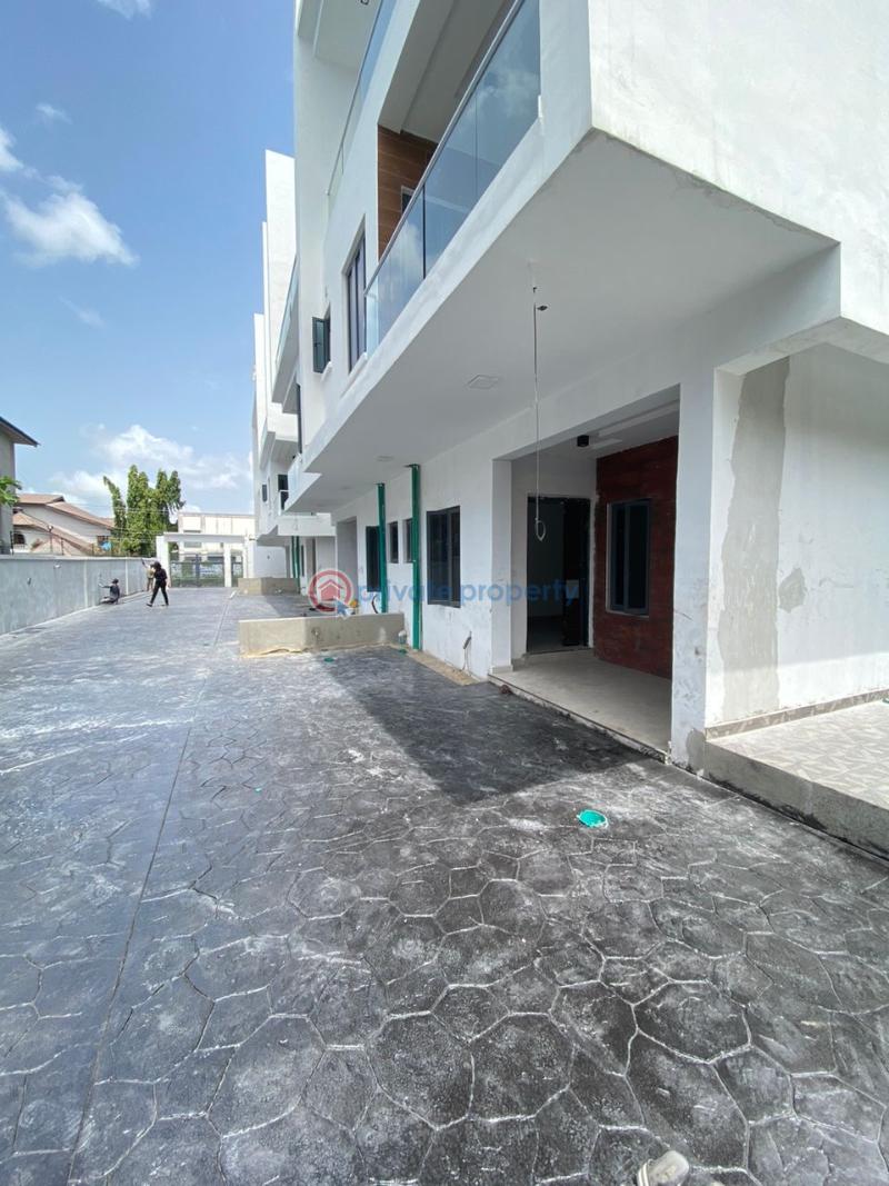 4 bedroom Terraced Duplex For Rent 𝗢𝗳𝗳 𝗔𝗱𝗺𝗶𝗿𝗮𝗹𝘁𝘆 𝗪𝗮𝘆, Lekki Phase 1 Lagos - 24