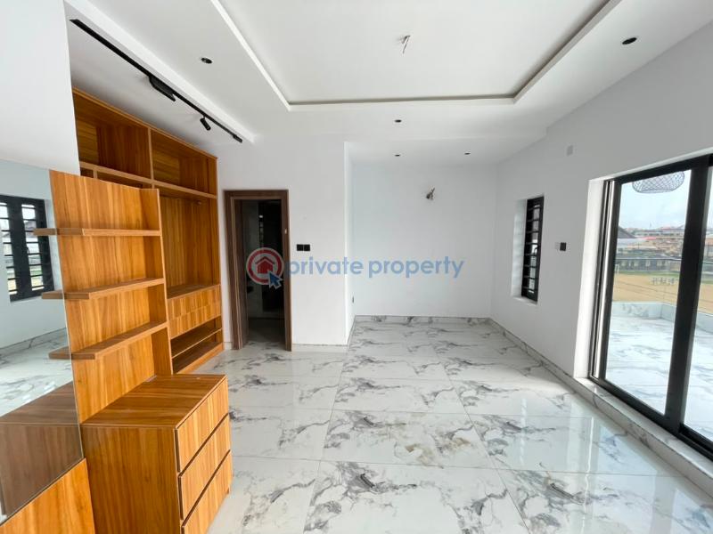 5 bedroom Detached Duplex For Sale Gbagada Lagos - 17