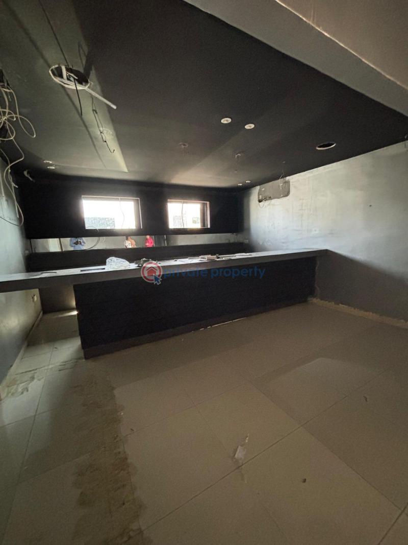 5 bedroom Commercial Property For Rent Ikoyi Lagos - 6