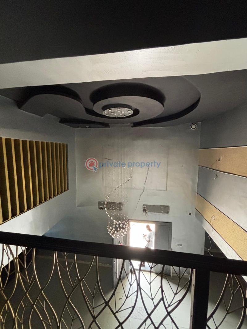 5 bedroom Commercial Property For Rent Ikoyi Lagos - 13