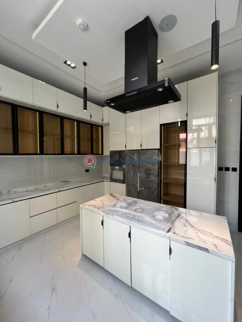 5 bedroom Detached Duplex For Sale Chevron Chevy Lekki Phase 2 Lagos - 12