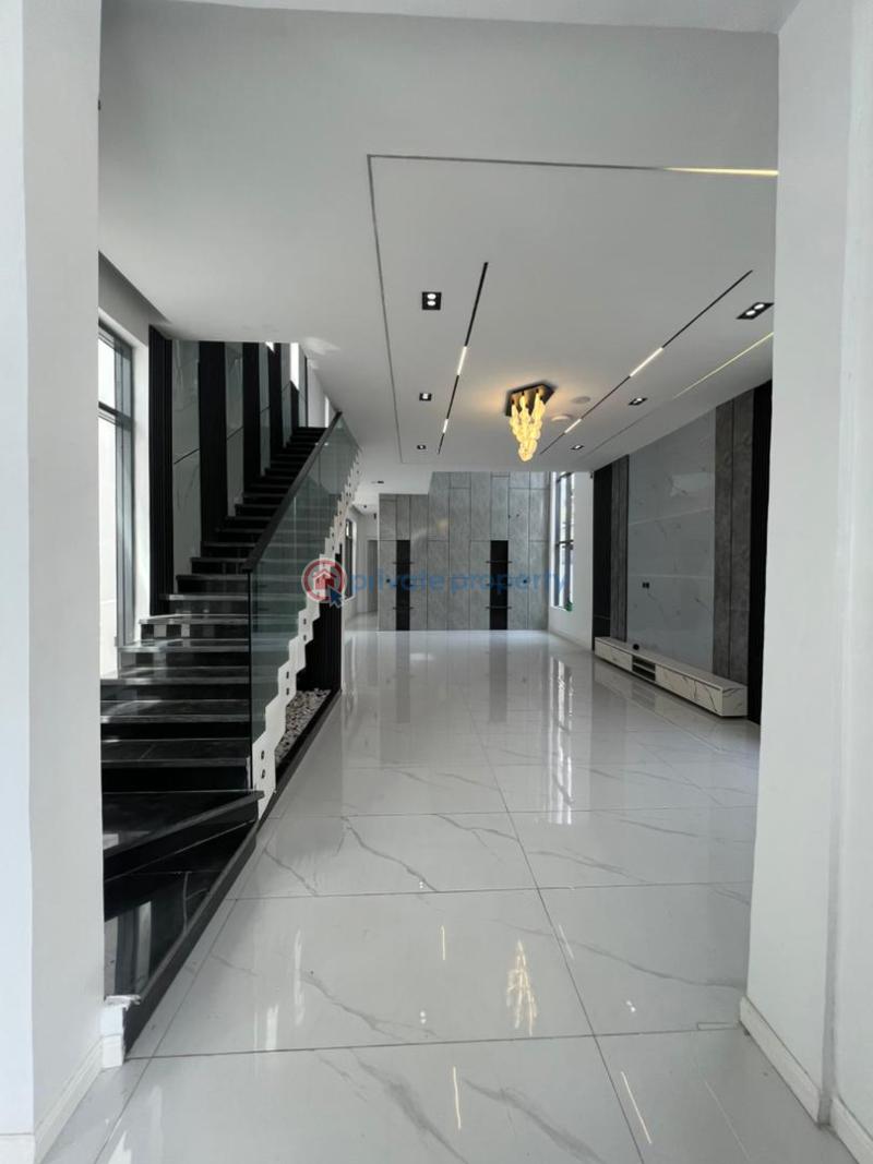 5 bedroom Detached Duplex For Sale Chevron Chevy Lekki Phase 2 Lagos - 1