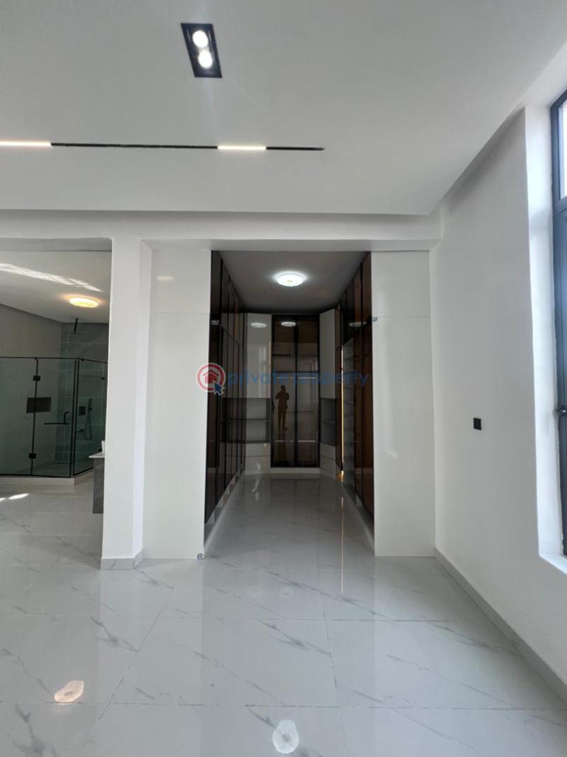 5 bedroom Detached Duplex For Sale Chevron Chevy Lekki Phase 2 Lagos - 2