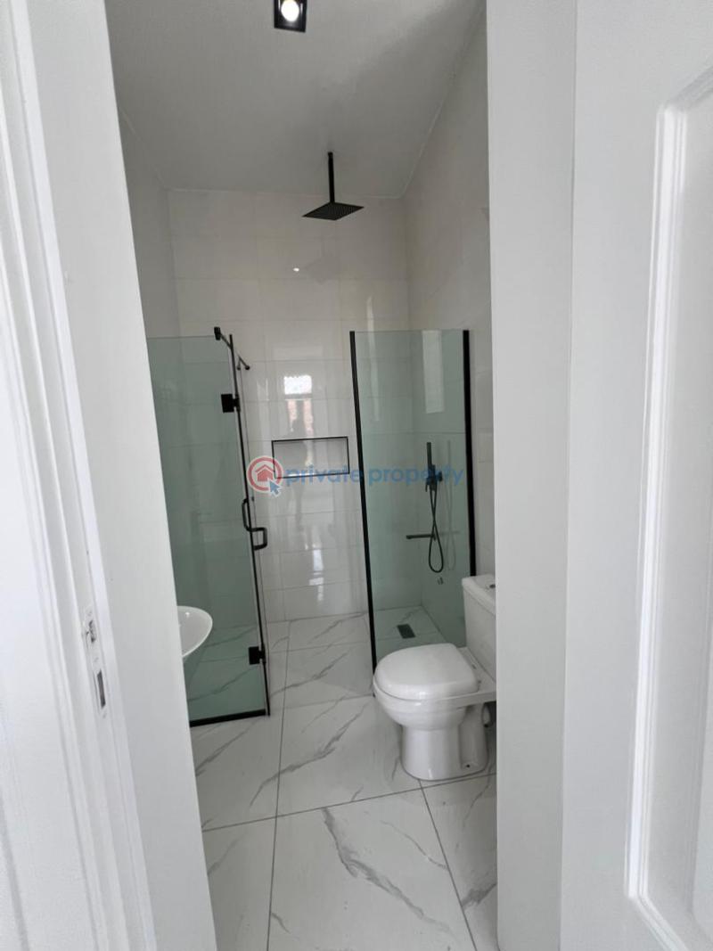5 bedroom Detached Duplex For Sale Chevron Chevy Lekki Phase 2 Lagos - 4
