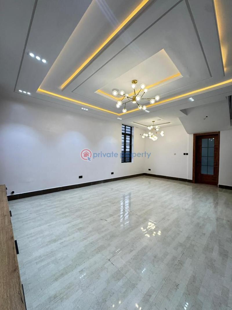 5 bedroom Detached Duplex For Sale In An Estate Lekki Phase 1 Lagos - 1