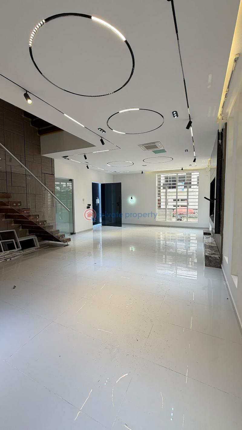 5 bedroom Detached Duplex For Sale Chevron Lekki Lagos - 1