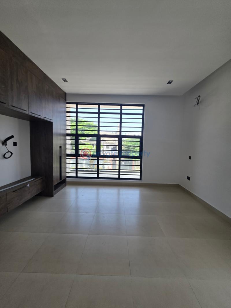 5 bedroom Detached Duplex For Sale U3 Estate Lekki Phase 1 Lagos - 3