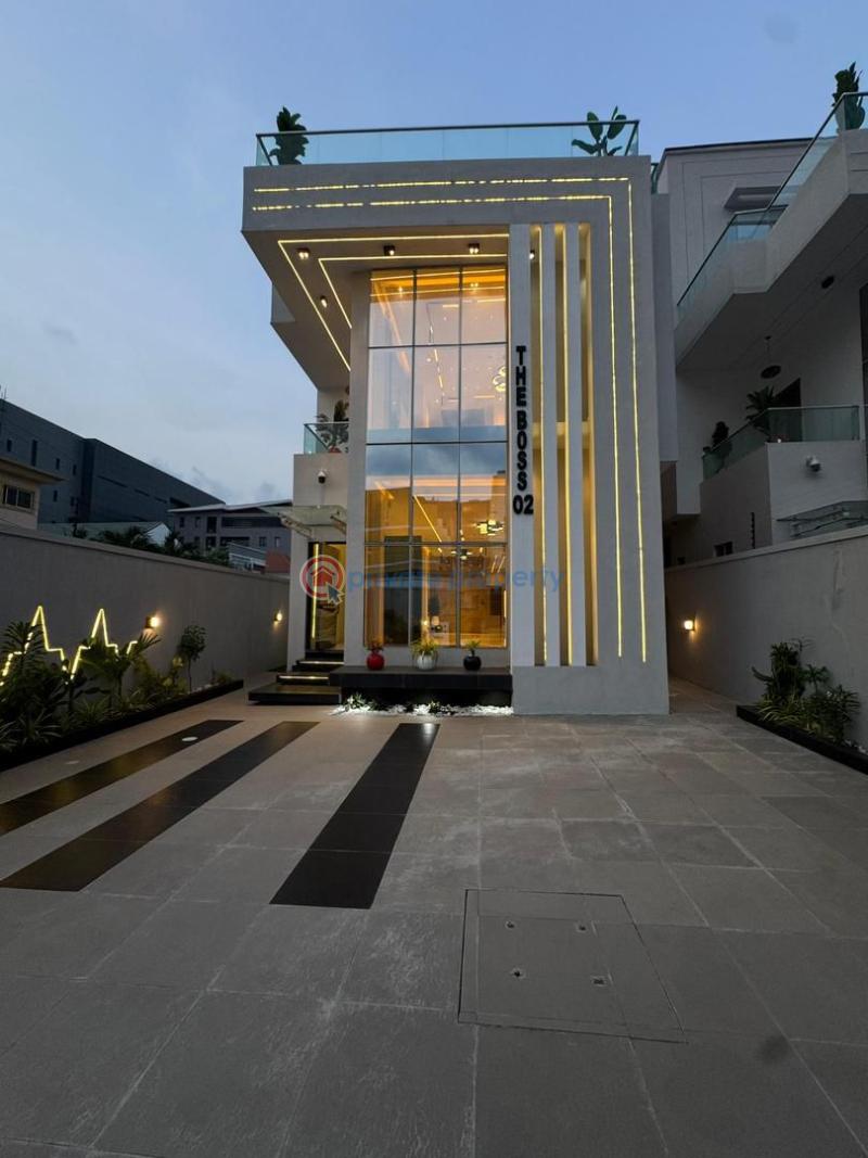 5 bedroom Detached Duplex For Sale In An Estate Lekki Phase 1 Lagos - 0