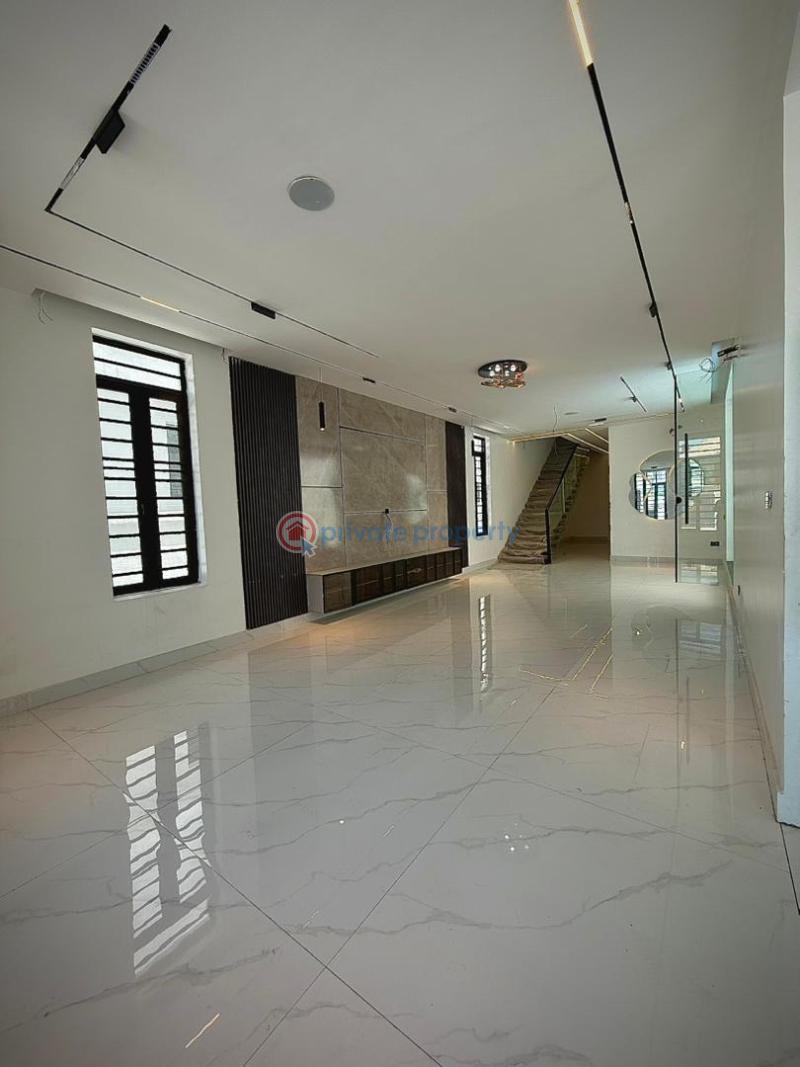5 bedroom Detached Duplex For Sale Off Admiralty Way Lekki Phase 1, Lagos Lekki Phase 1 Lagos - 15