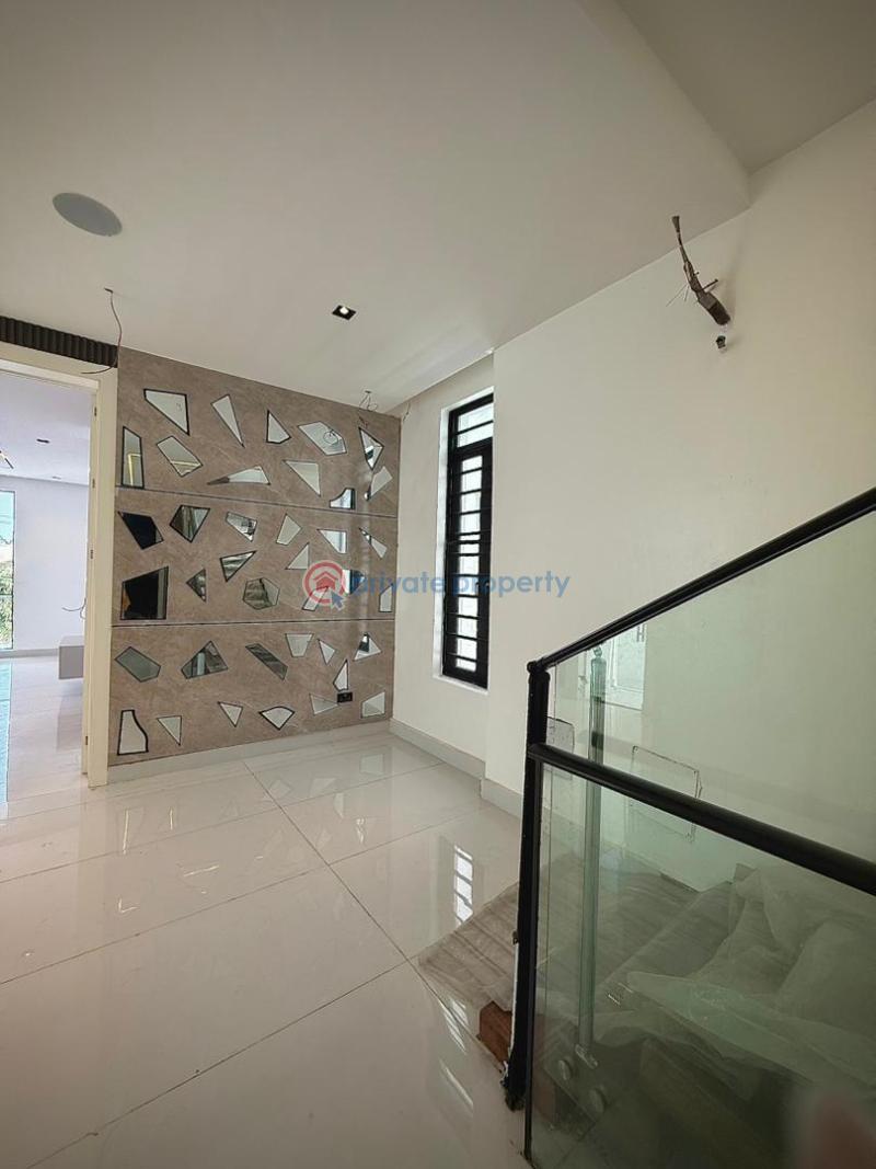 5 bedroom Detached Duplex For Sale Off Admiralty Way Lekki Phase 1, Lagos Lekki Phase 1 Lagos - 10