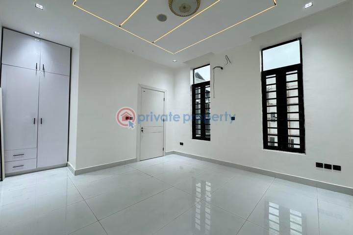 Luxury 5 bedroom detached duplex with swimming pool and bq - 18 5 bedroom Detached Duplex For Sale Oral Estate Lekki Lagos - 18