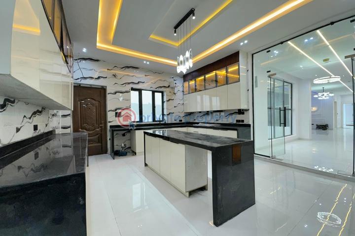 Luxury 5 bedroom detached duplex with swimming pool and bq - 5 5 bedroom Duplex For Sale Ajah Lagos - 5