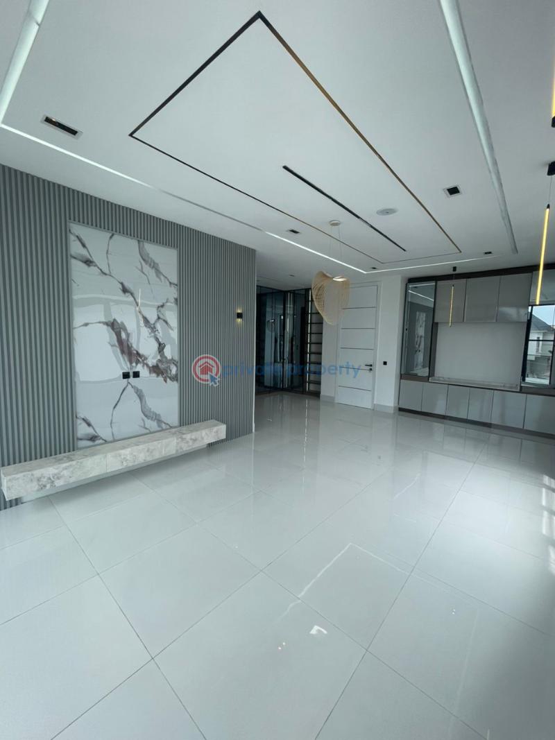 5 bedroom Detached Duplex For Sale Chevron Drive Lekki Lagos - 2