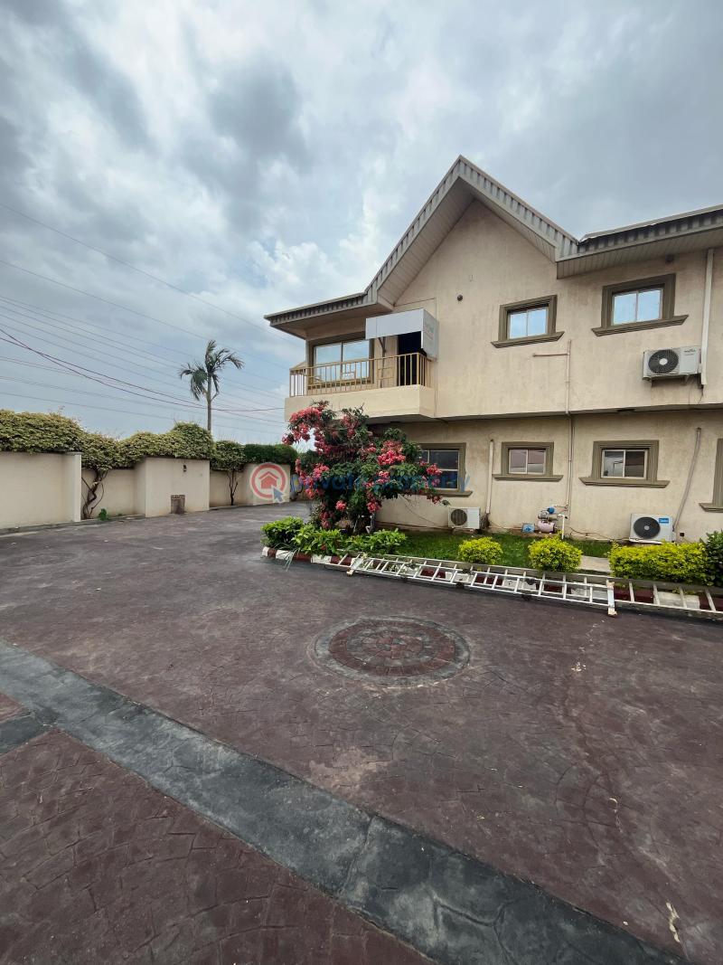 House For Sale Located In The Olusoji Area Of Oluyole Oluyole Estate Ibadan Oyo - 0