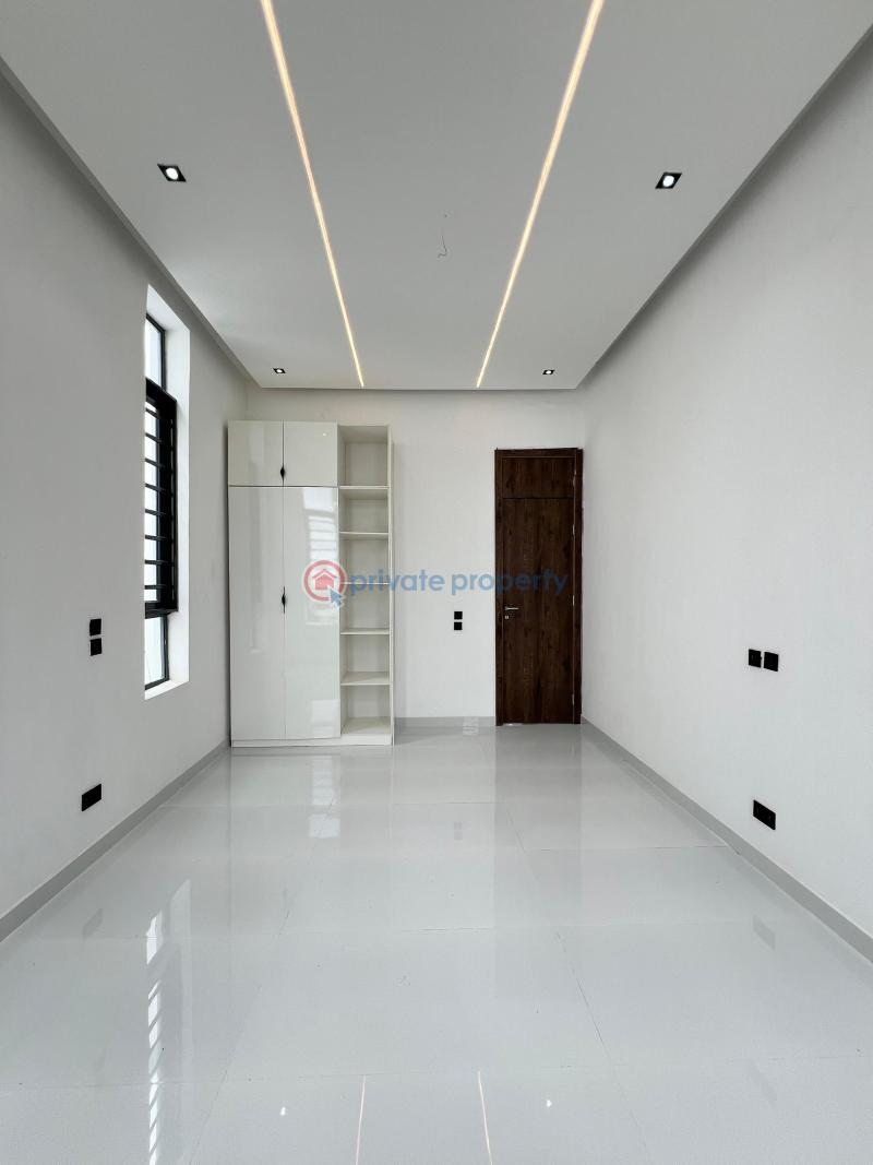 Luxury 5 bedroom duplex with pool and gym - 11 5 bedroom Duplex For Sale Ajah Lagos - 11