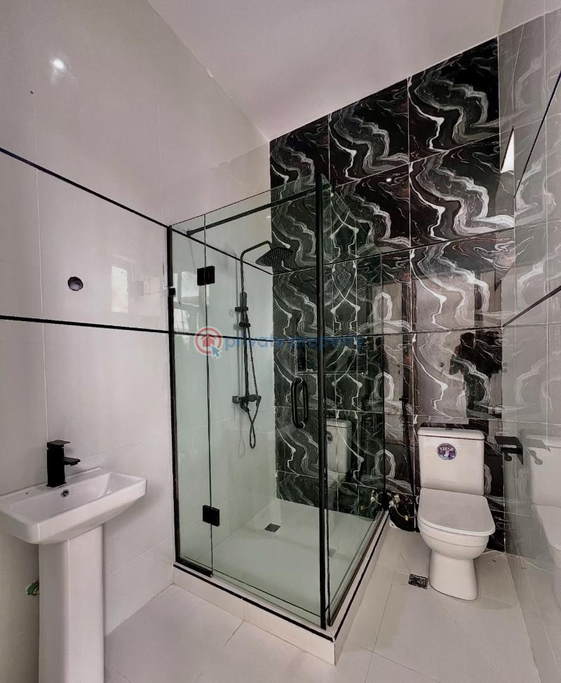 5 bedroom Detached Duplex For Sale Secure Estate At Ikota Lekki Ikota Lekki Lagos - 19