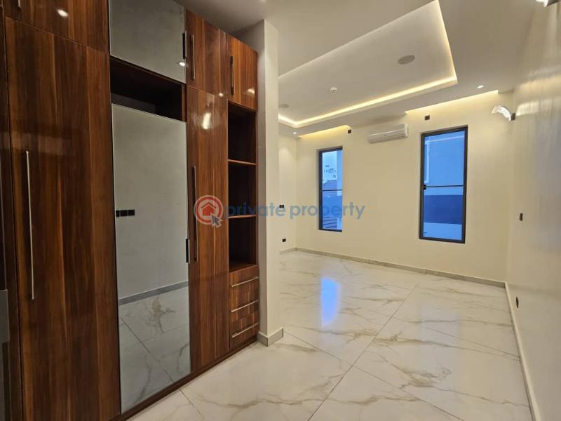 5 bedroom Detached Duplex For Sale In An Estate Close To Banana Island Ikoyi Lagos - 9