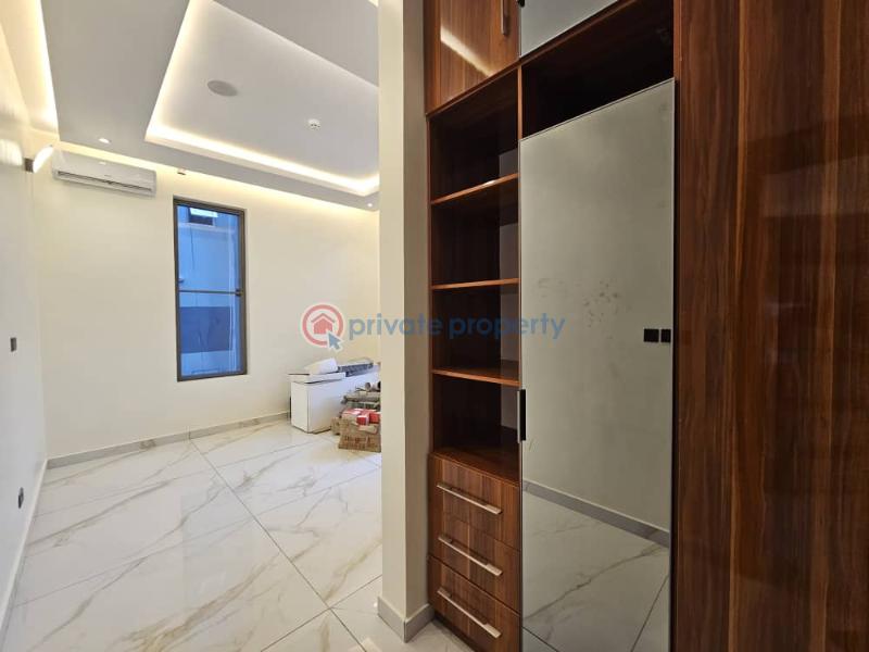 5 bedroom Detached Duplex For Sale In An Estate Close To Banana Island Ikoyi Lagos - 13